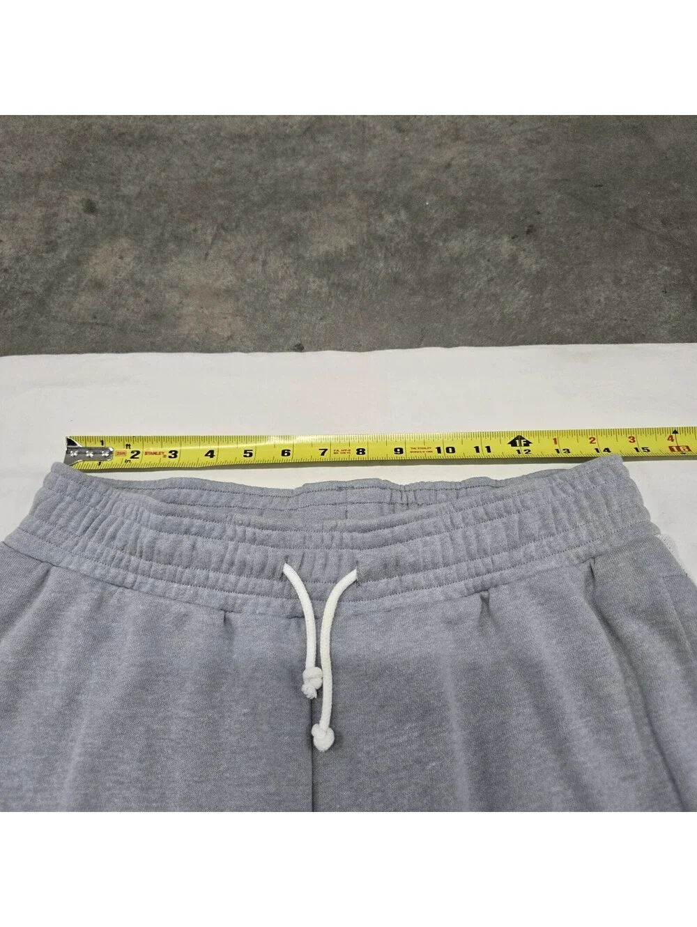 EUC Men's MEDIUM Under Armour Project Rock Grey Sweatpants Heavy Terry 1370455